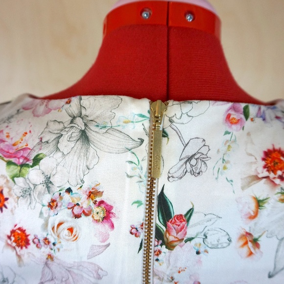 NWT Closet London White Floral Skater Dress with Belt - Picture 4 of 9